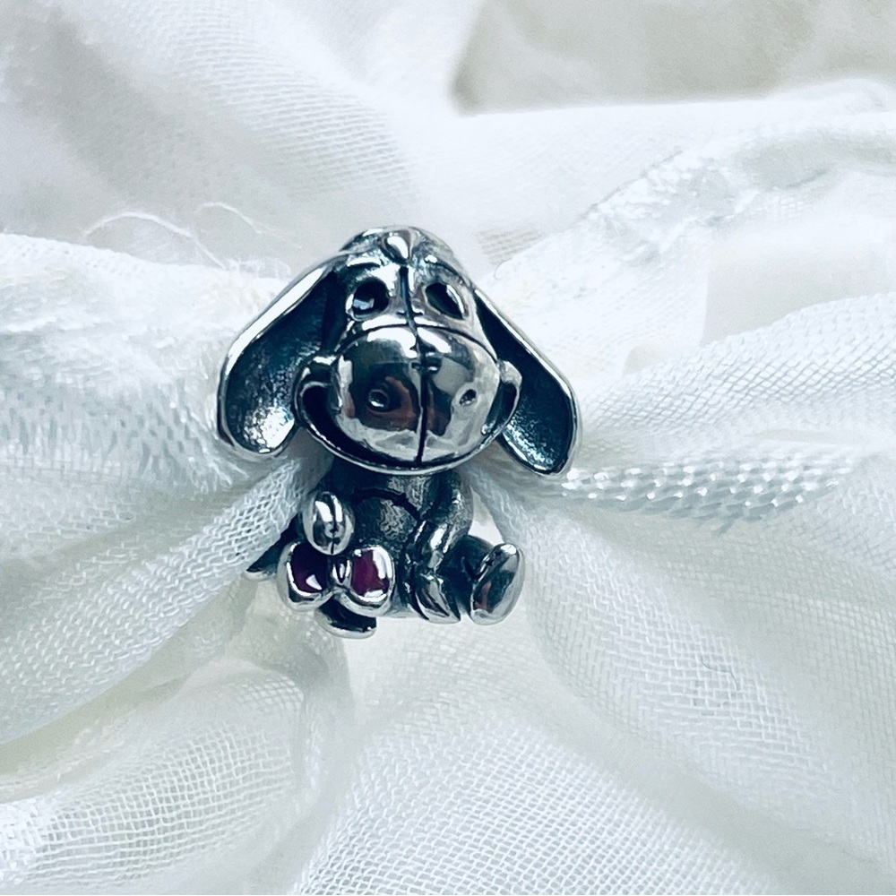 💙 NWOT Eeyore Charm – Winnie The Pooh ✨